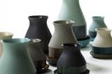 Vase "Bat Trang" in Grün und Schwarz bei Imperfect Design