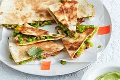 Erbsen-Quesadillas mit Guacamole