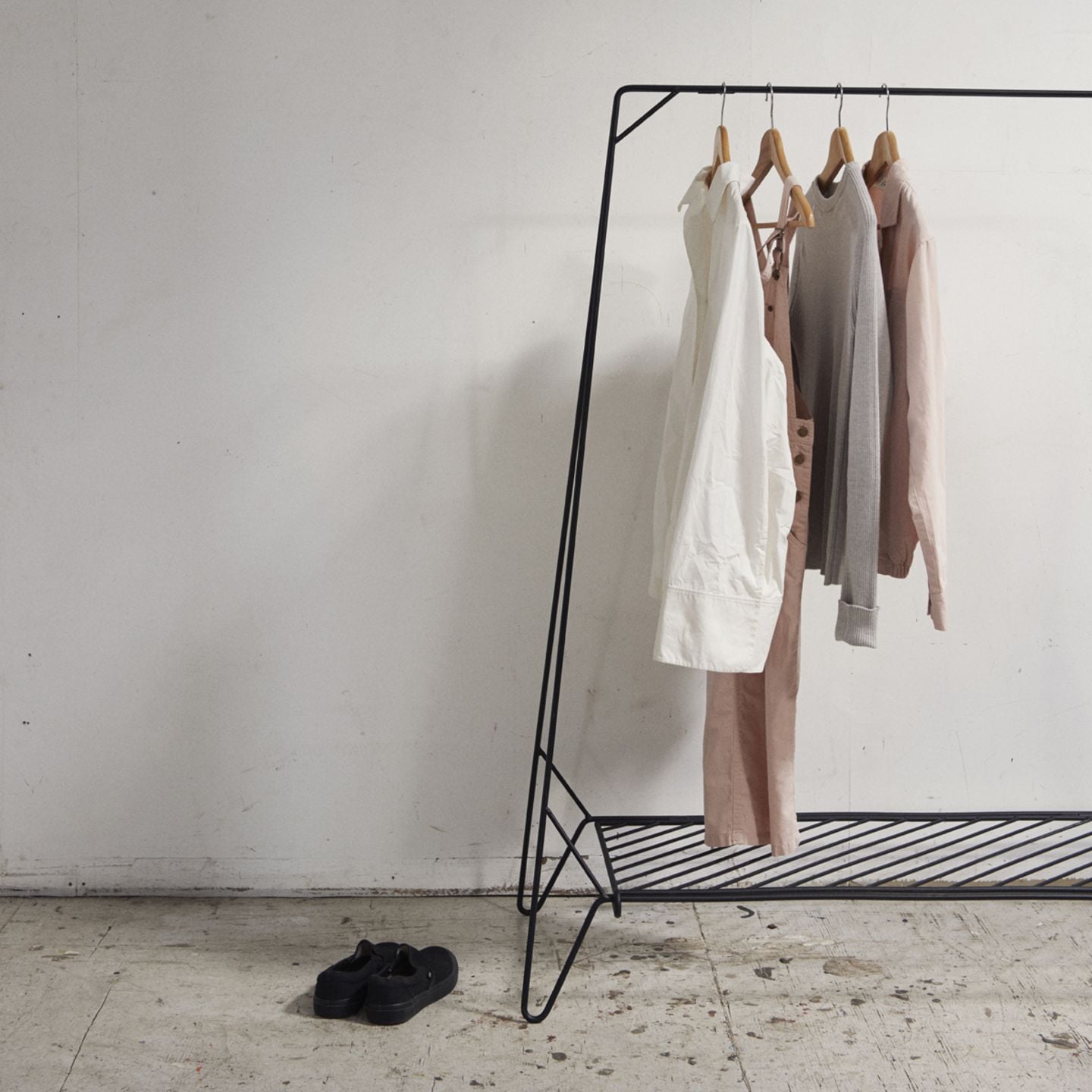 Kleiderständer - Alternative zu Schrank oder Garderobe - [LIVING