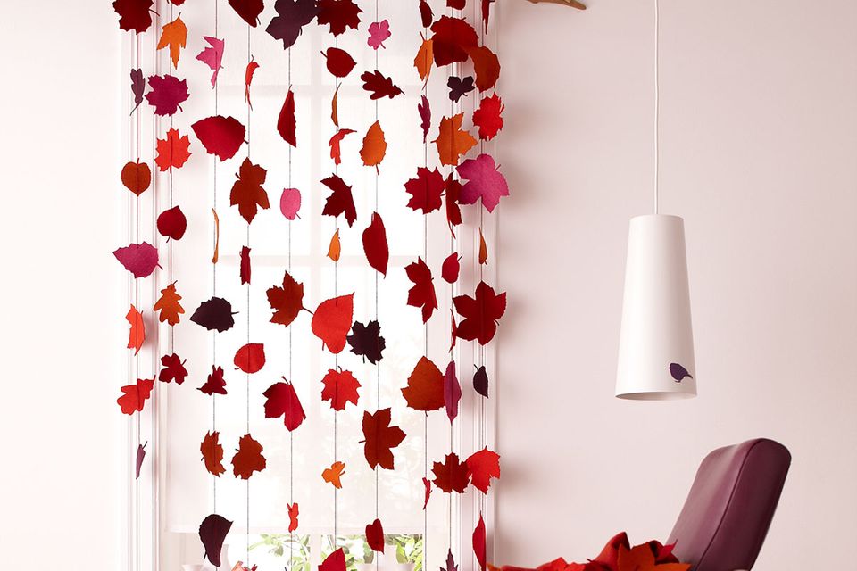 DIY: Vorhang aus Filz-Herbstlaub