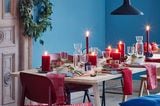 Tisch des Monats: Weihnachtliche Tischdeko in Rot und Blau