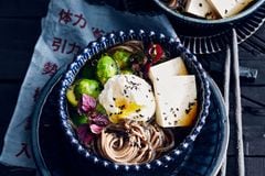 Rezept: Ramen mit Tofu, Ei und Rosenkohl