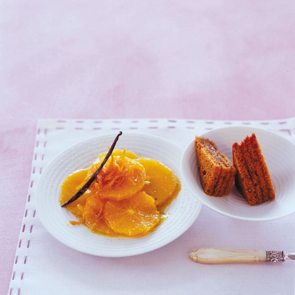 Rezept: Marinierte Orangen in Vanille-Zimtsauce mit holländischem Frühstückskuchen