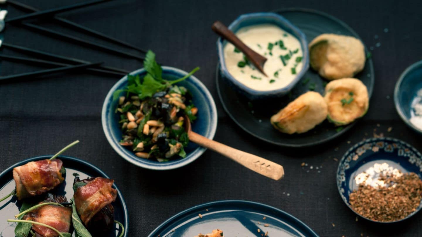 Gemüse und Schafskäse in Bierteig Rezept - [LIVING AT HOME]