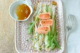 Rezept: Tataki vom Lachs auf Gurkensalat