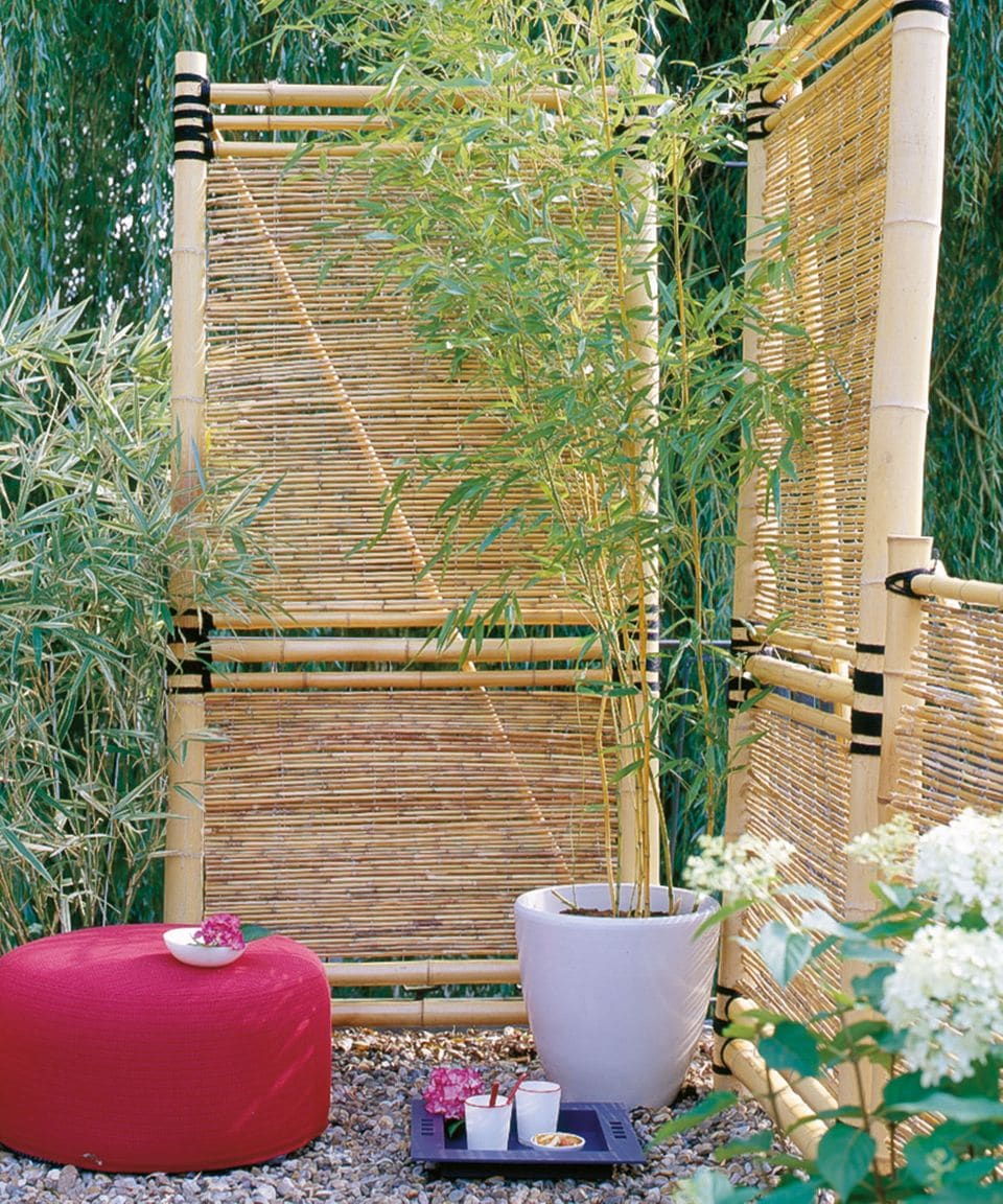 Sichtschutz aus Bambus im Garten