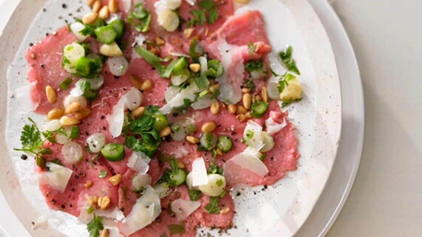 Kalbs-Carpaccio mit Spargel-Vinaigrette Rezept - [LIVING AT HOME]