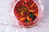 Rezept: Orangen-Erdbeer-Bowle