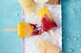 Rezept: Himbeer-Aprikosen-Eis am Stiel