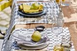 Tischdeko: Bedruckte Tischsets und Birnen