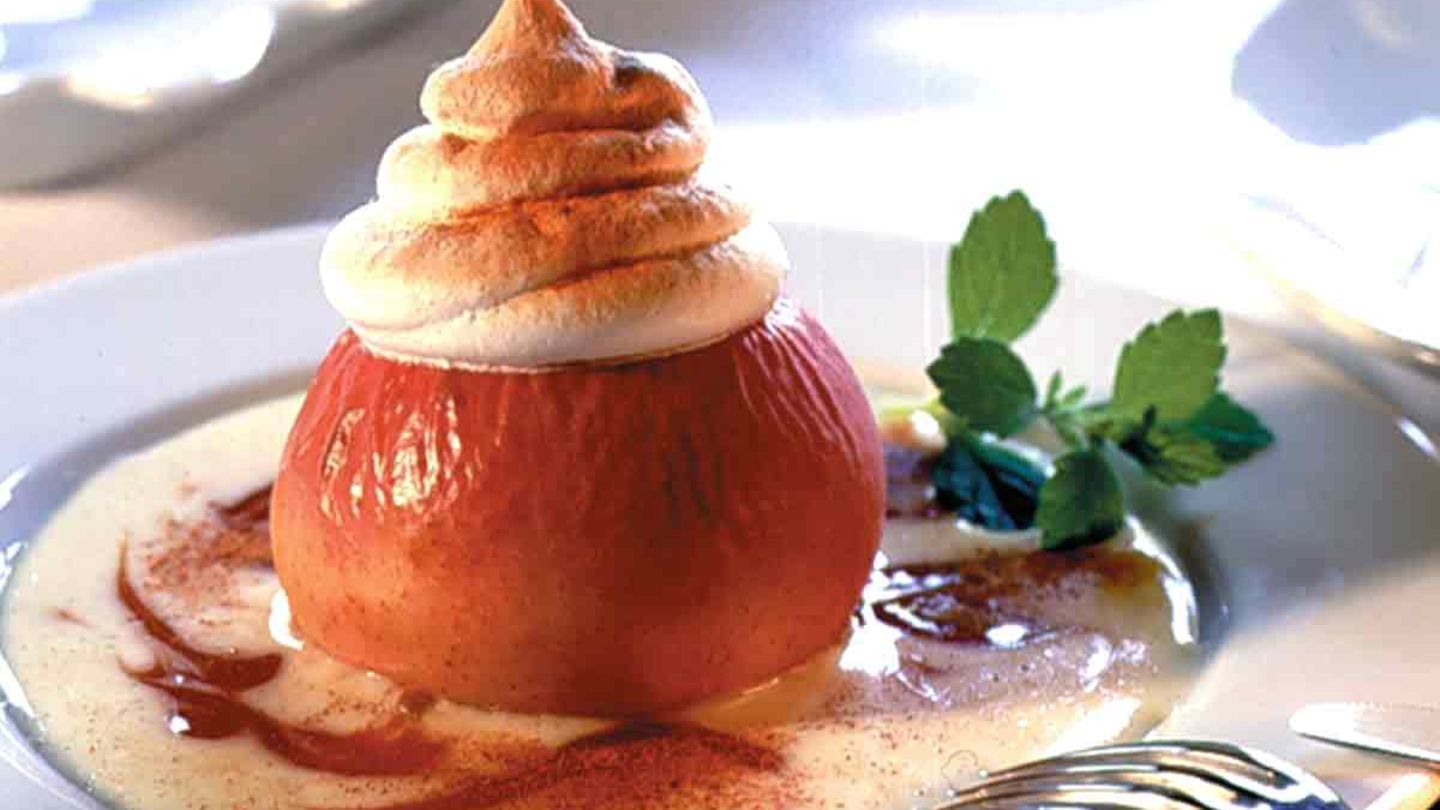 Bratäpfel mit Baiserhaube Rezept - [LIVING AT HOME]
