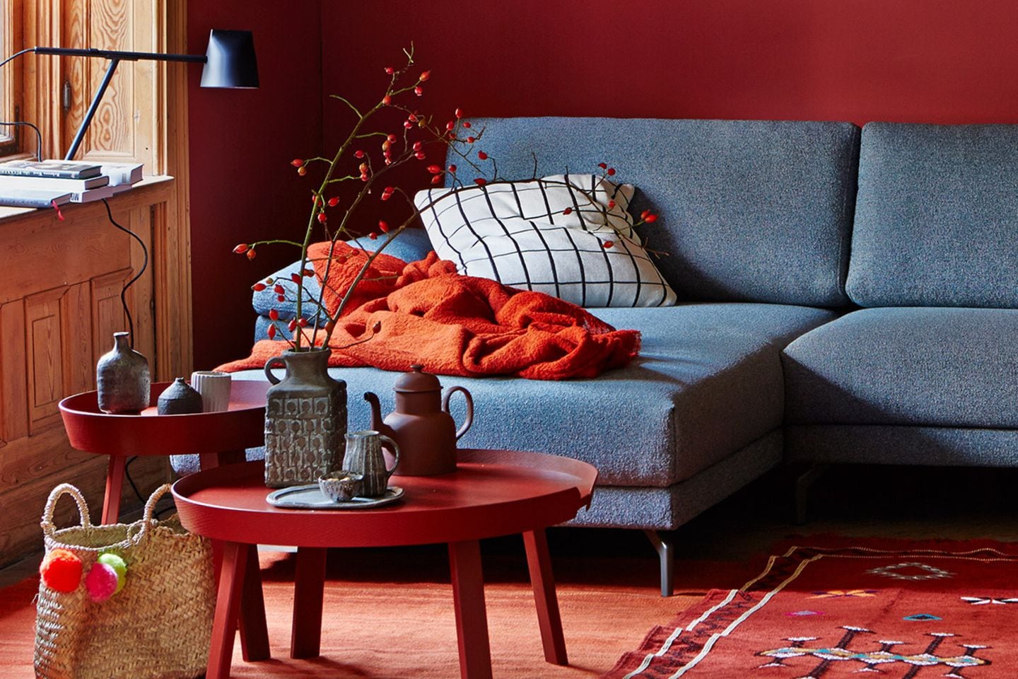 Wohnzimmer in warmen Herbstfarben