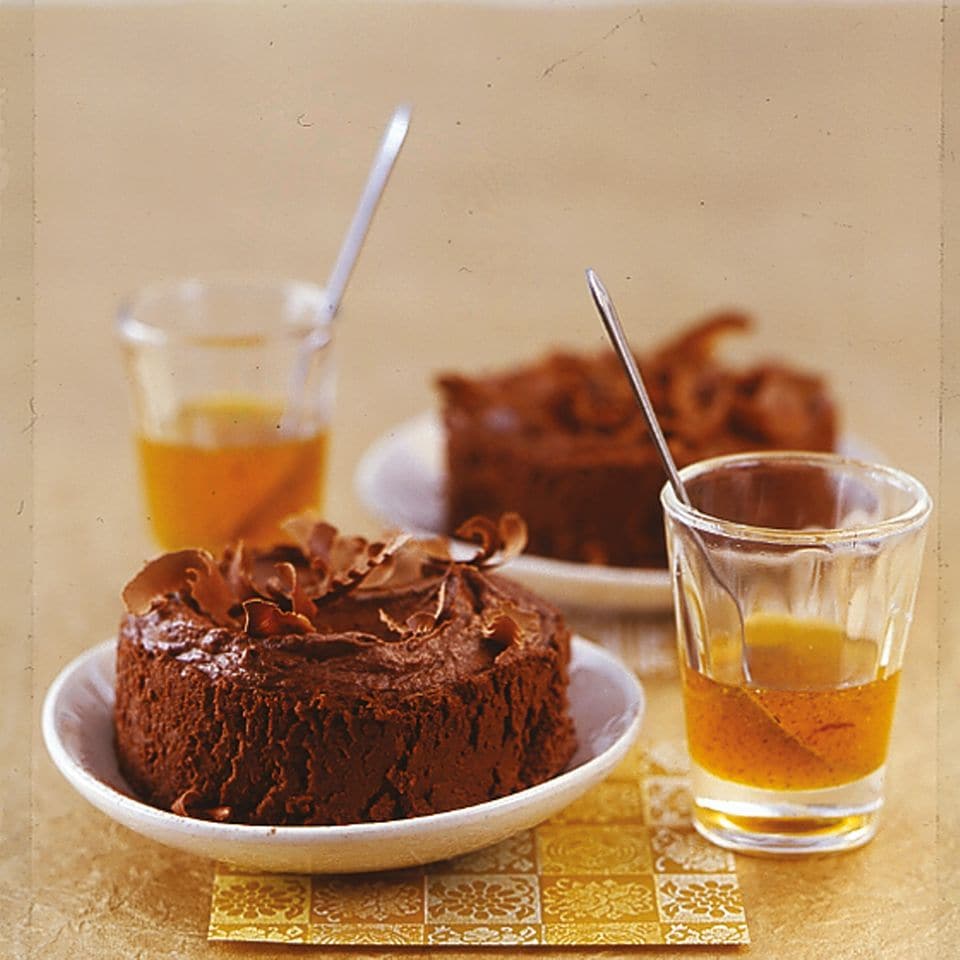 Mousse au Chocolat mit Orangensauce Rezept - [LIVING AT HOME]