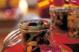 Eingelegte Kräuter-Oliven mit Knoblauch: Rezept