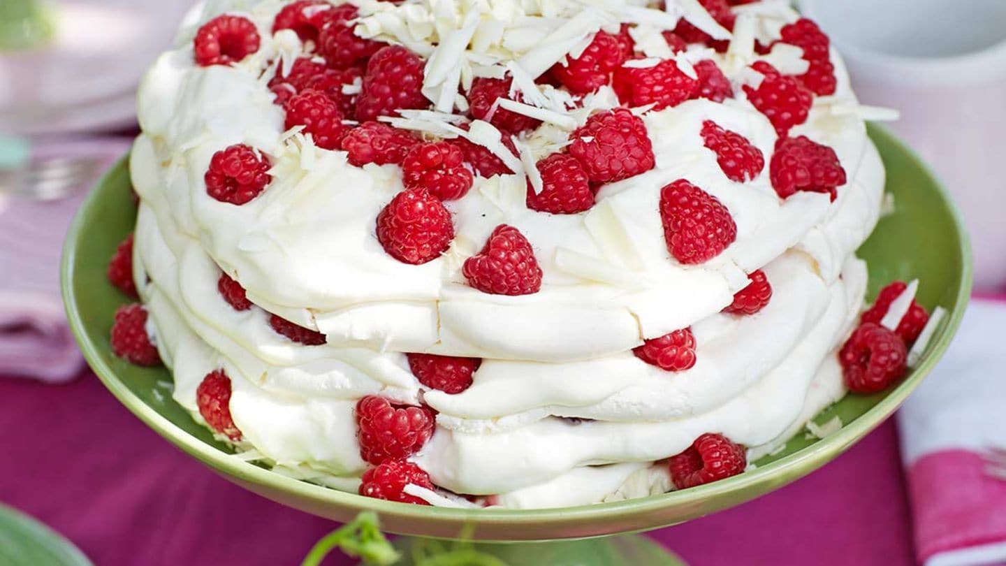 Pavlova-Torte Rezept - [LIVING AT HOME]