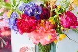 Blumenstrauß mit Pfingstrosen & Hortensien von LIVING AT HOME