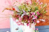 Blumenstrauß mit Rosen, Nelken & LAvendel von LIVING AT HOME