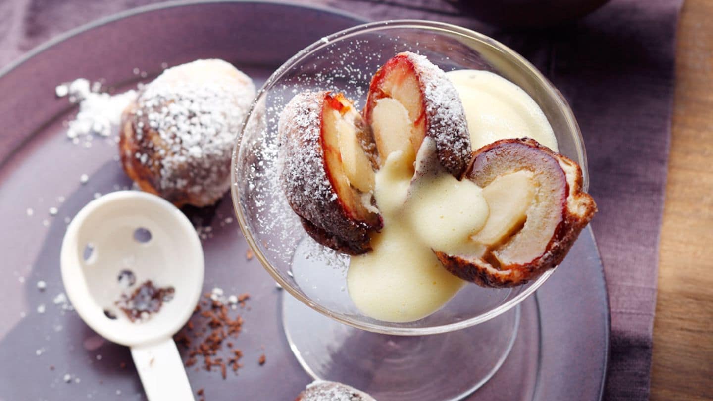 Gebackene Zwetschgen mit Sabayon Rezept - [LIVING AT HOME]