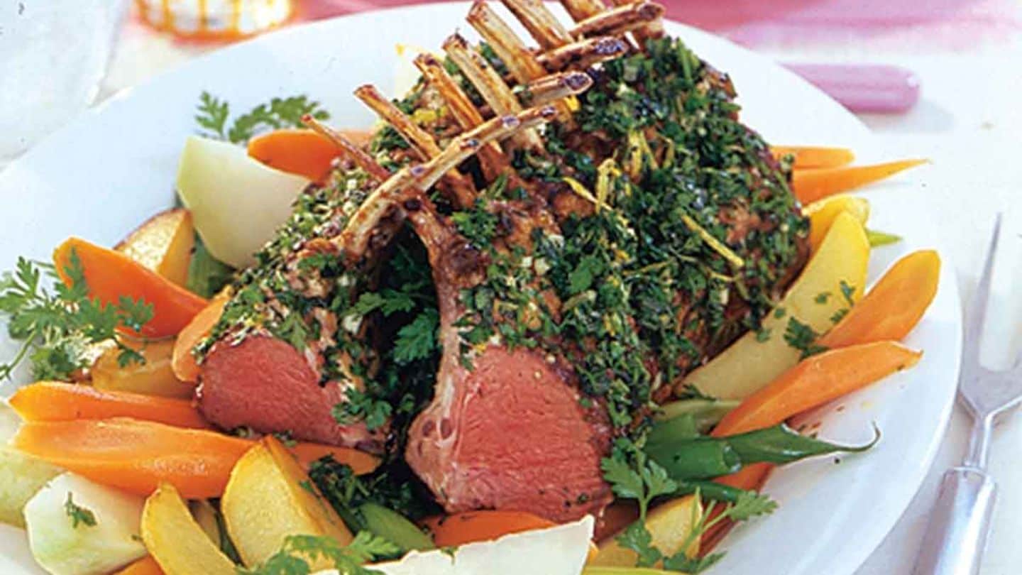 Lammkarree mit Frühlingsgemüse Rezept - [LIVING AT HOME]