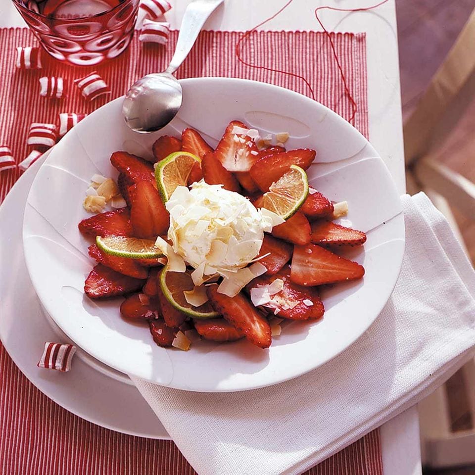 Marinierte Erdbeeren mit Maracuja und Limette: Rezept