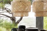 Nachhaltig wohnen und einrichten. Möbel aus Bambus. Pendelleuchte von Ikea