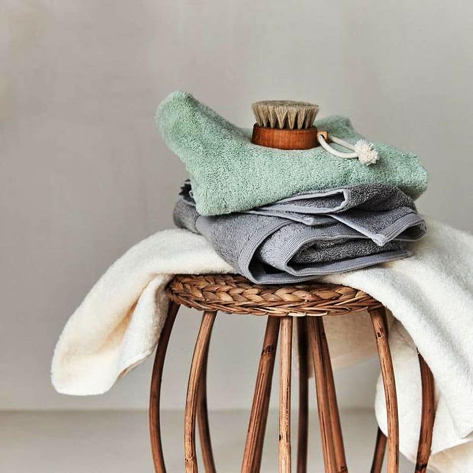 Handtücher auf einem Stuhl