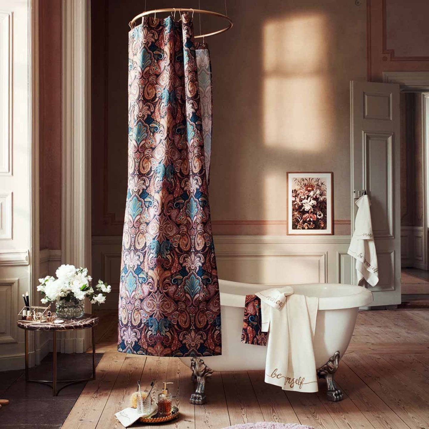 Duschvorhang mit Muster von H&M Home