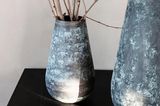 Blau-Grüne Vase im industriellen Design