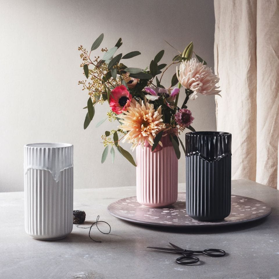 Drei Vasen mit tropfender Glasur