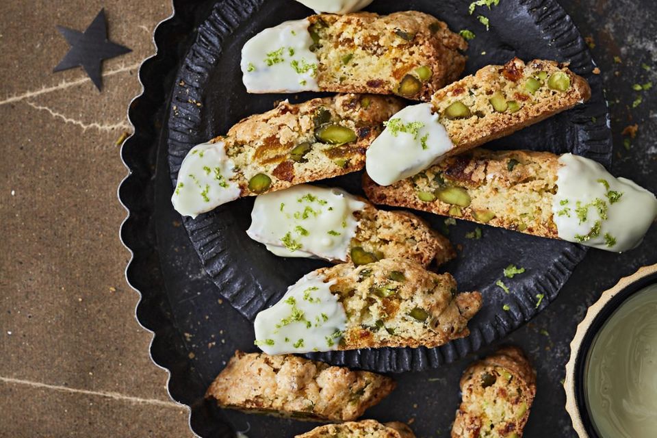 Aprikosen-Pistazien-Cantuccini