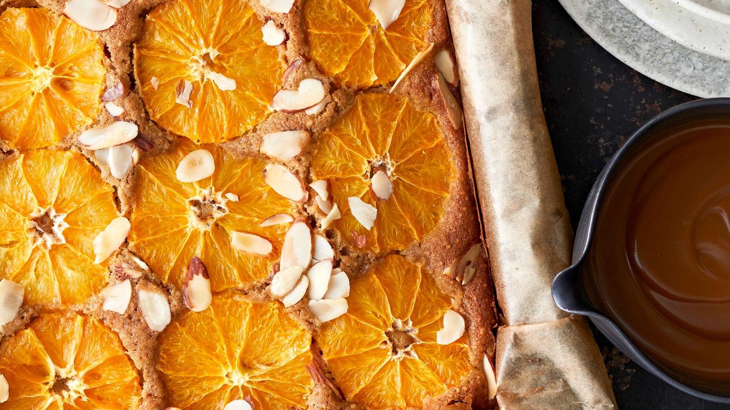 Kaffee-Orangen-Kuchen mit Karamell-Sauce - [LIVING AT HOME]