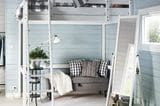 Helles Jugendzimmer im Skandi-Stil mit dem Hochbett "Storå" von Ikea