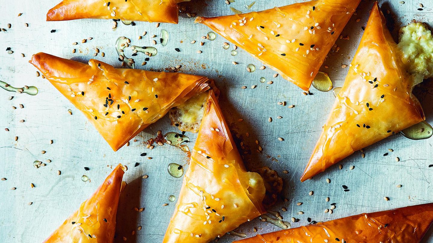 FilloDreiecke mit FetaFüllung Rezept [LIVING AT HOME]