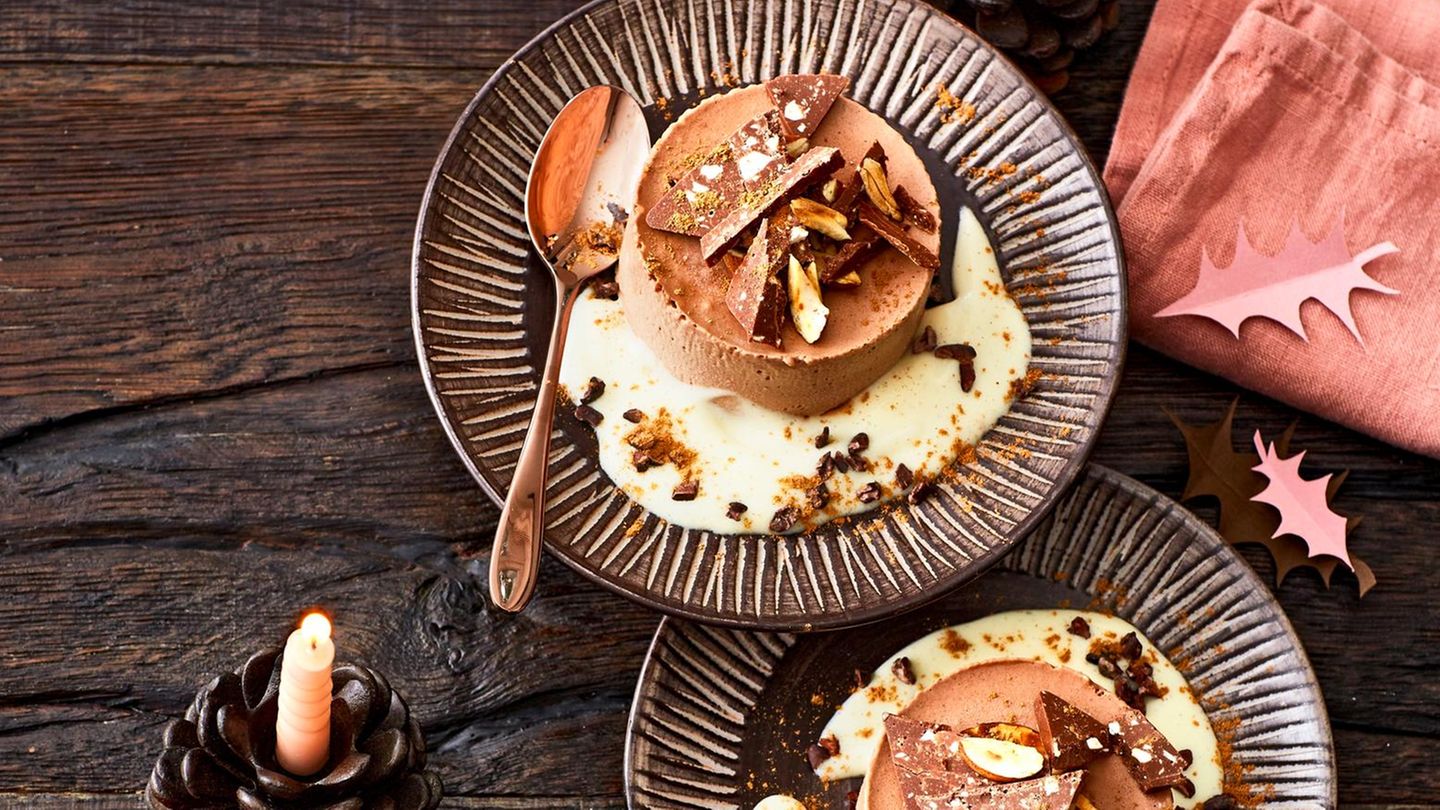 Toblerone-Parfait mit Calvados-Sabayone – Rezept - [LIVING AT HOME]