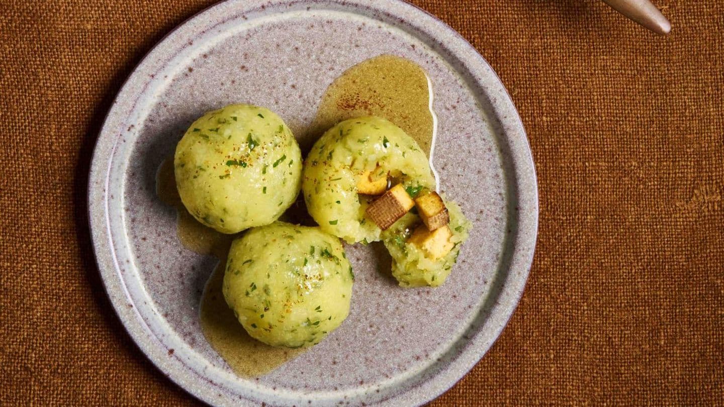 Petersilienknödel mit Räuchertofu-Füllung – Rezept - [LIVING AT HOME]