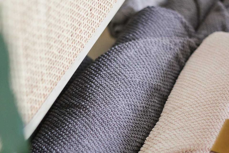 Ordnung im Bad schaffen: So geht’s - [LIVING AT HOME]